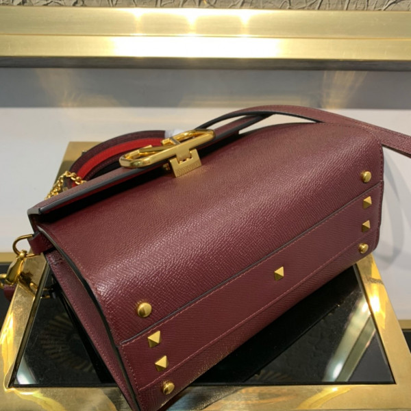 Va1e*ntin0 small vsling grainy calfskin handbag
