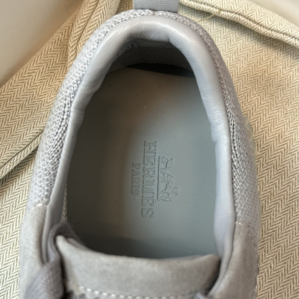 H**mes sneaker