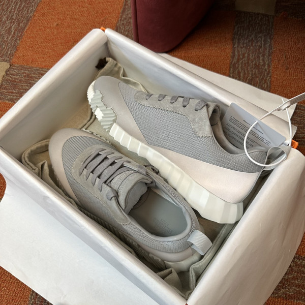H**mes sneaker