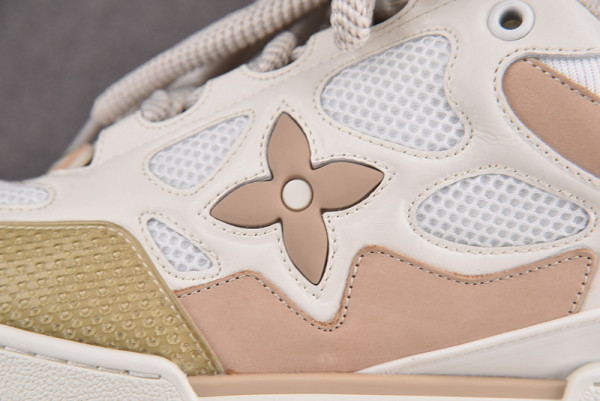 l0*is V*t0n sneakers