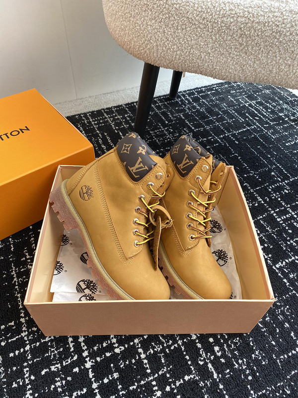 l0*is V*t0n boots