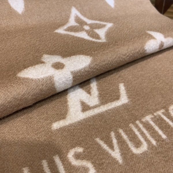 l0*is V*t0n reykjavik scarf