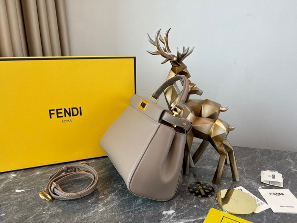 F**di peekaboo mini
