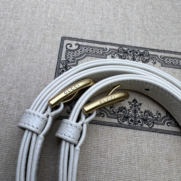 G*u*i aphrodite medium shoulder bag