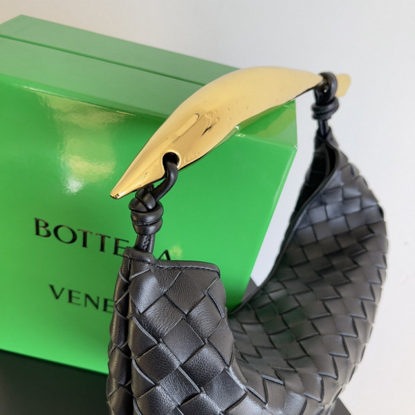 bo*te*ga Ve*ne*ta  classic sardine top handle bag