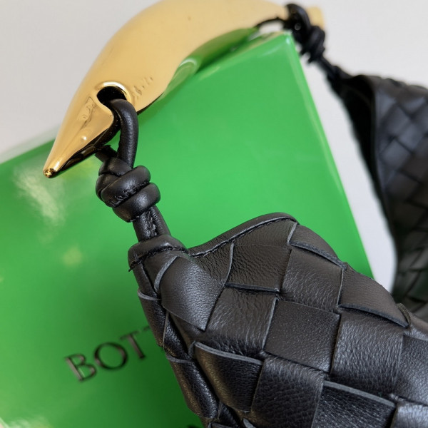 bo*te*ga Ve*ne*ta  classic sardine top handle bag