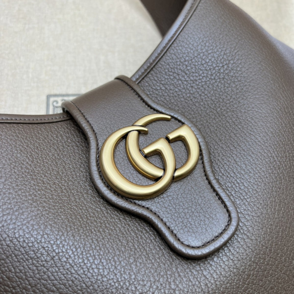 G*u*i aphrodite medium shoulder bag