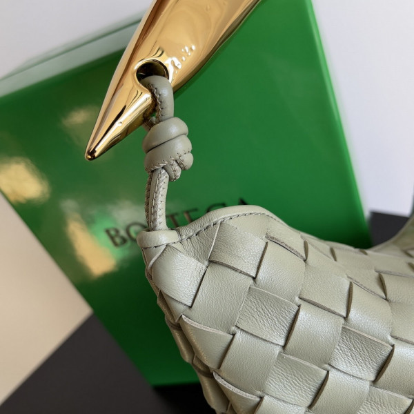 bo*te*ga Ve*ne*ta  classic sardine top handle bag
