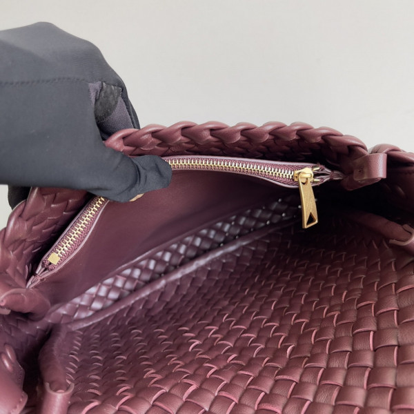 bo*te*ga Ve*ne*ta small cobble shoulder bag