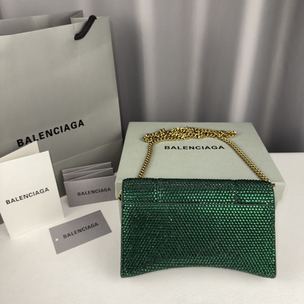 Ba*len*cia*ga hourglass wallet on chain