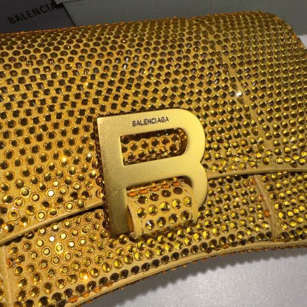 Ba*len*cia*ga hourglass wallet on chain