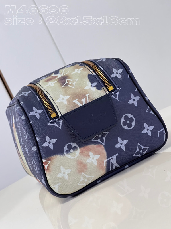 l0*is V*t0n dopp kit toilet pouch