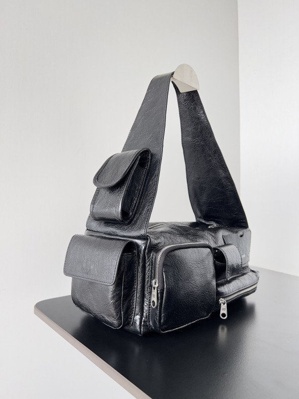 ba*len*cia*ga S*perbusy xs sling bag