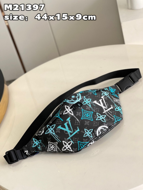 l0*is V*t0n discovery bumbag