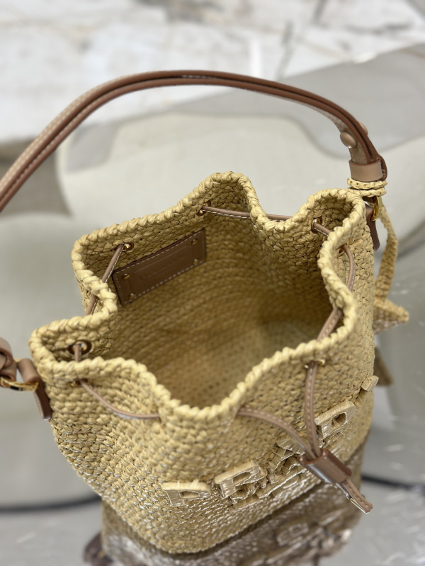 Pra*a  bucket bag