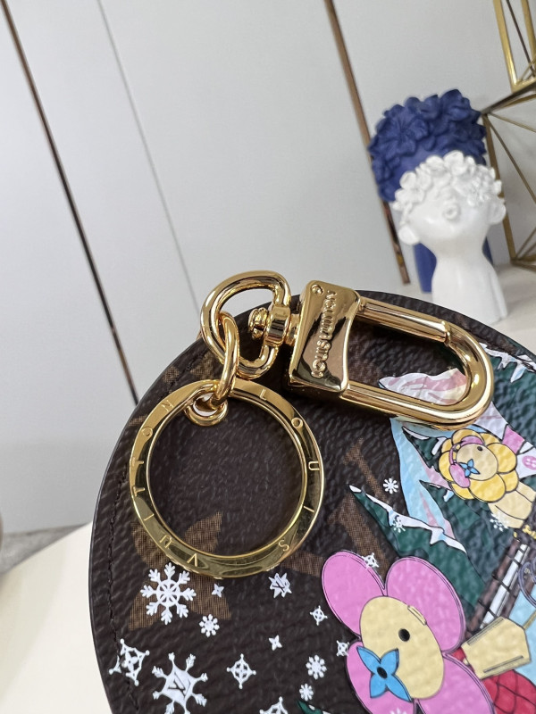 l0*is V*t0n illustre ice skate bag charm and key holder
