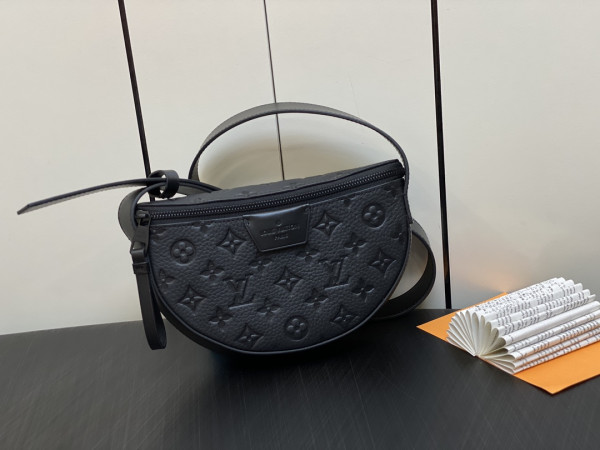 l0*is V*t0n moon crossbody