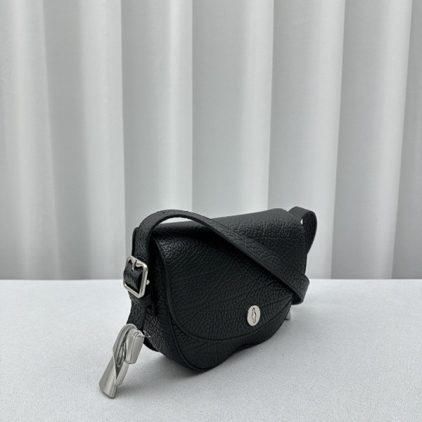 B**rry chess satchel
