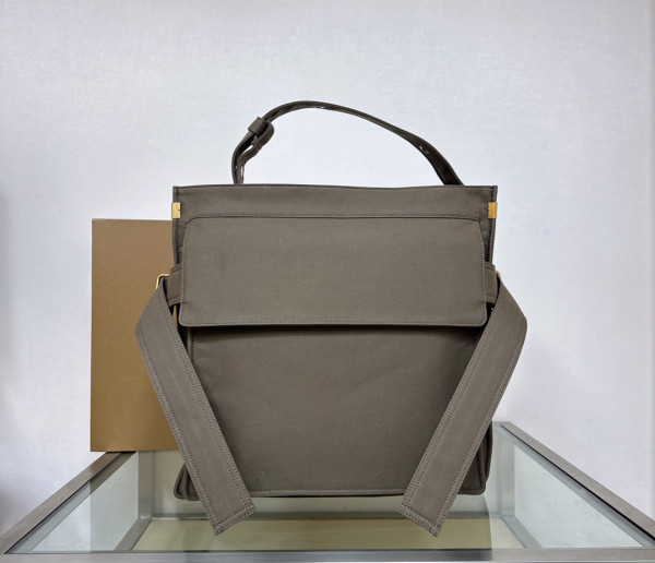B**rry trench tote