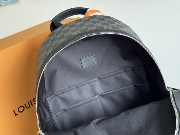 l0*is V*t0n discovery backpack pm