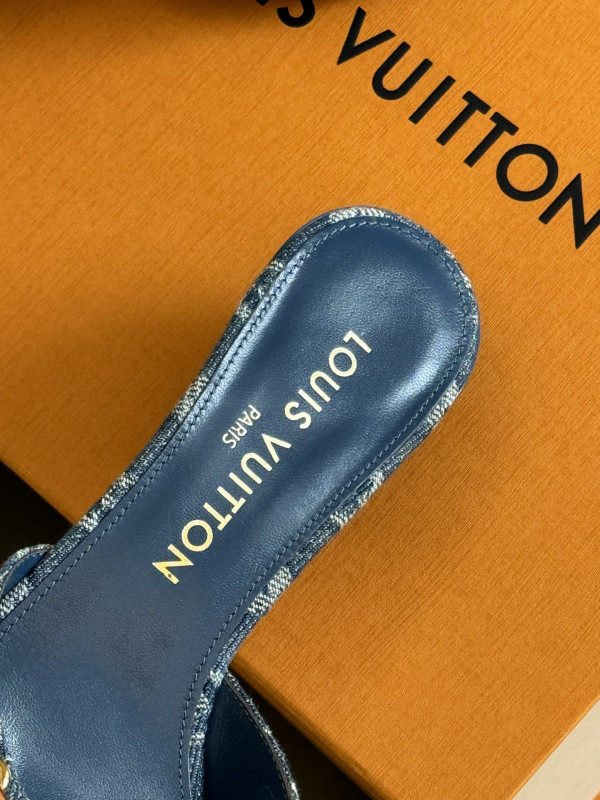 l0*is V*t0n heels sandals