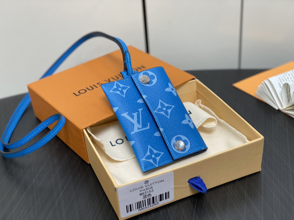 l0*is V*t0n card holder necklace-7.6*10*0.5cm