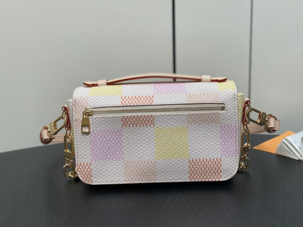 l0*is V*t0n pochette metis east west