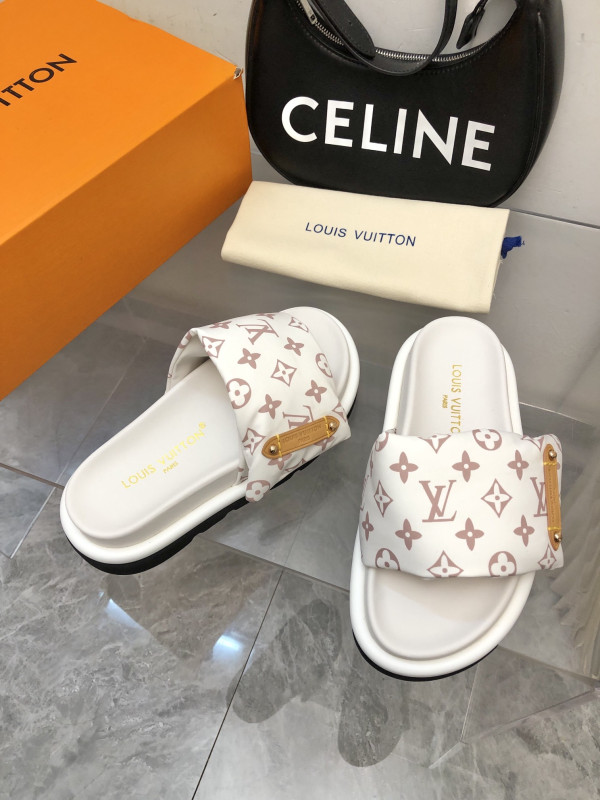 l0*is V*t0n pool pillow comfort mule