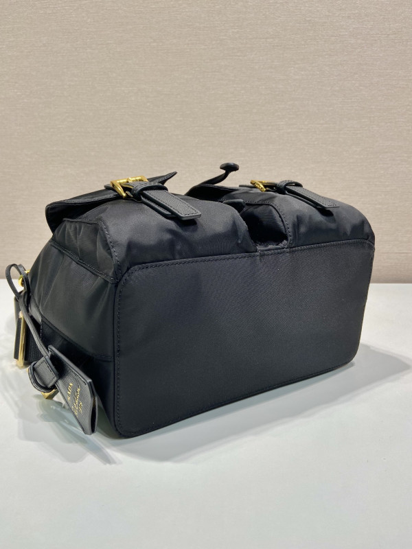 Pra*a re-nylon medium backpack-23.5*28*12cm