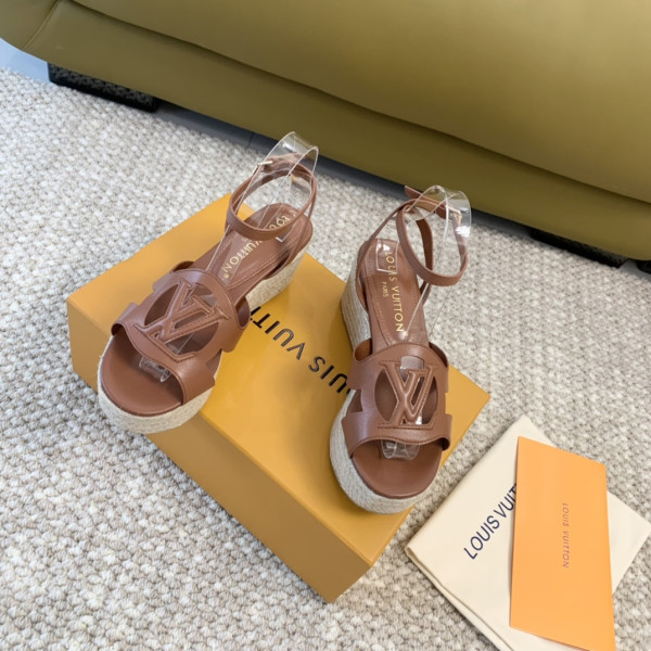 l0*is V*t0n heels sandals