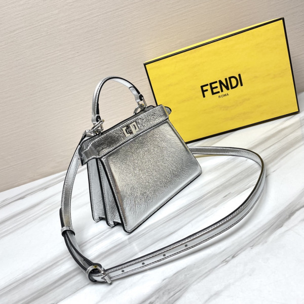 F**di peekaboo iseeu petite-20x11x15cm