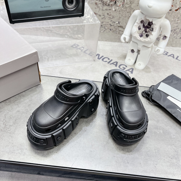 ba*len*cia*ga✖️Cr*0*s sandals