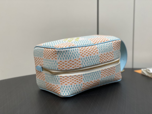 l0*is V*t0n locker dopp kit bag-23*13*12cm