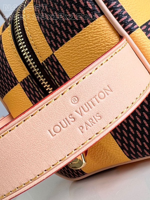 l0*is V*t0n locker dopp kit bag-23*13*12cm