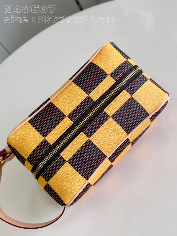 l0*is V*t0n locker dopp kit bag-23*13*12cm