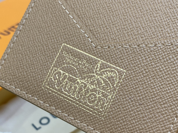 l0*is V*t0n passport cover-10*14*2.5cm