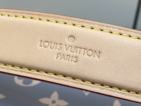 l0*is V*t0n side trunk pm-18*12.5*8cm