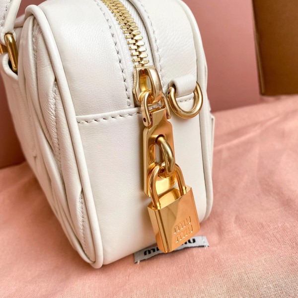M*um*u arcadie matelassé nappa leather bag-19*13*6cm