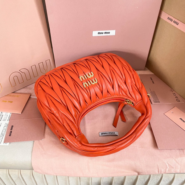 M*um*u wander matelassé nappa leather hobo bag