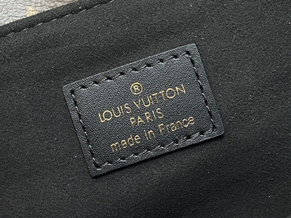 l0*is V*t0n pochette métis backpack