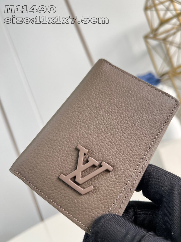 l0*is V*t0n pocket organizer-7.5*11.1*1 cm