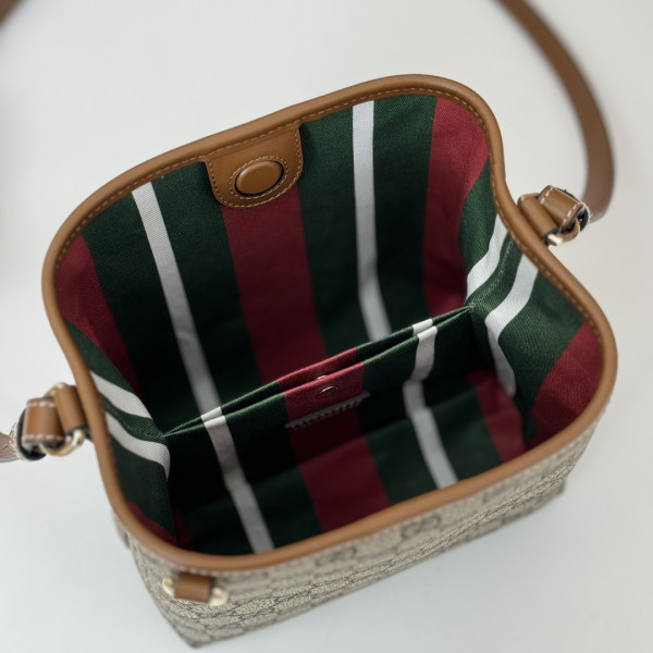 G*u*i gg emblem mini bucket bag