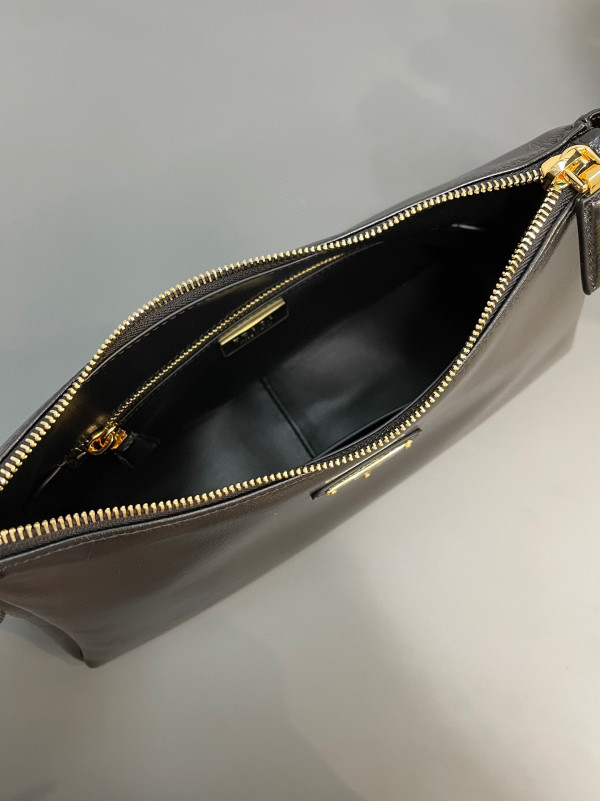 Pra*a aimée medium shoulder bag