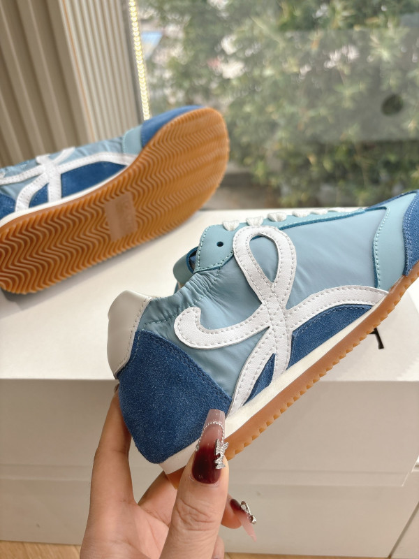 L0ew* ballet runner
