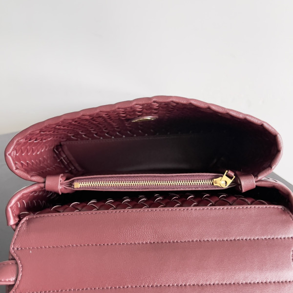 bo*te*ga Ve*ne*ta patti top handle bag