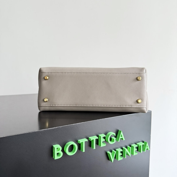 bo*te*ga Ve*ne*ta  small ciao ciao- 26*19*10.5cm