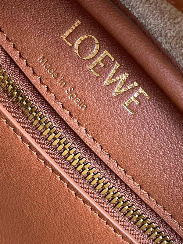 L0ew* amazona 23 bag in soft grained calfskin - 23*10*15cm