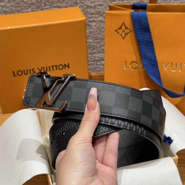 l0*is V*t0n belt