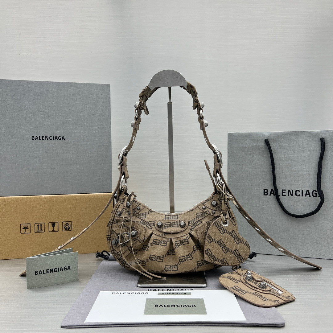 Ba*len*cia*ga women's le cagole xs shoulder bag