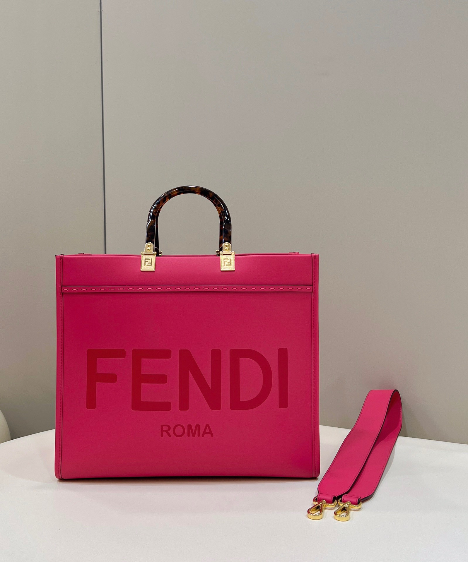 F**di sunshine medium-35*17*31cm